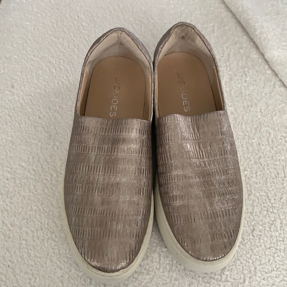 Jslides shoes only worn 1 time.